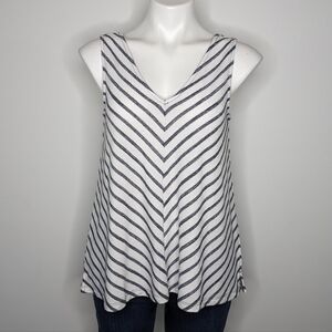 ✨3/$15  GAP white blue striped lightweight knit v neck tank XS